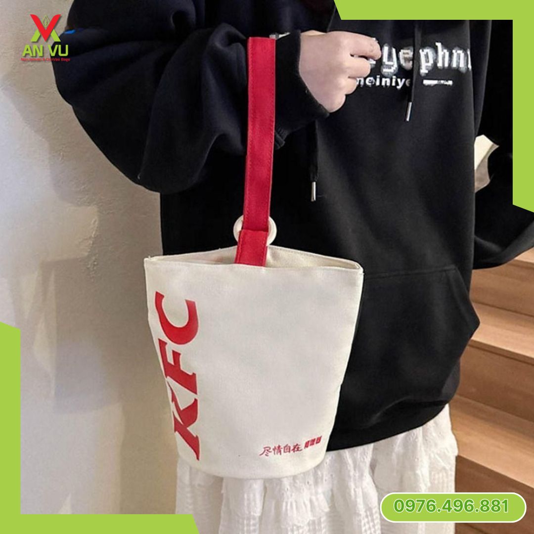 Túi tote hình trụ in logo làm quà tặng thương hiệu