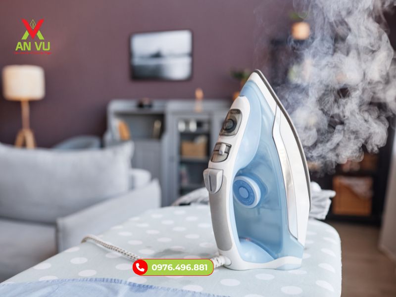 Bàn là nóng - vật liệu quan trọng trong cách in hình lên túi vải 