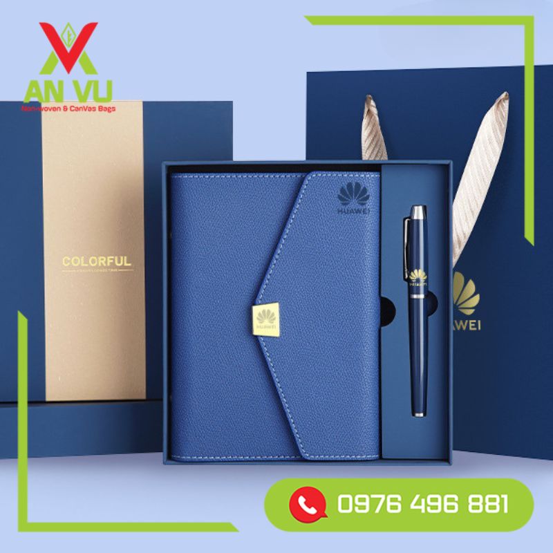 Set sổ tay và bút in logo: Set quà tặng 8/3 cho nhân viên nữ văn phòng