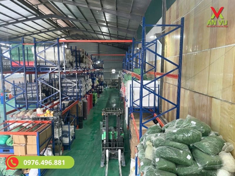 Hình ảnh kho vải sản xuất thực tế của An Vũ Bag